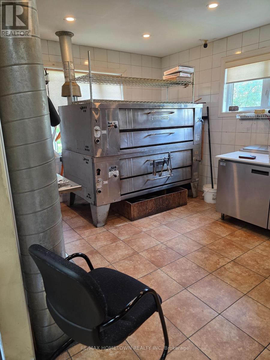 1589 Stittsville Main Street E, Ottawa, Ontario K2S 1A0 - Photo 2 - X12710180