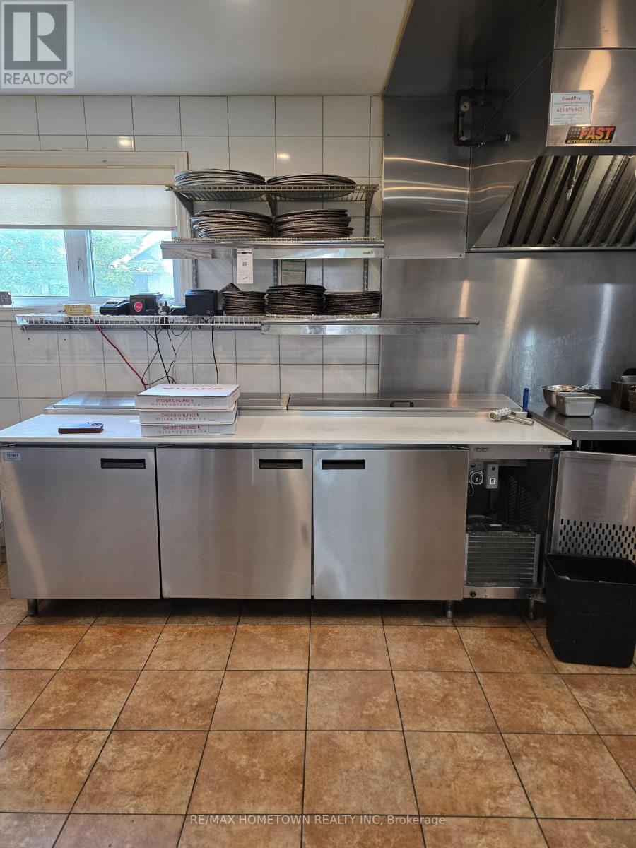 1589 Stittsville Main Street E, Ottawa, Ontario K2S 1A0 - Photo 3 - X12710180