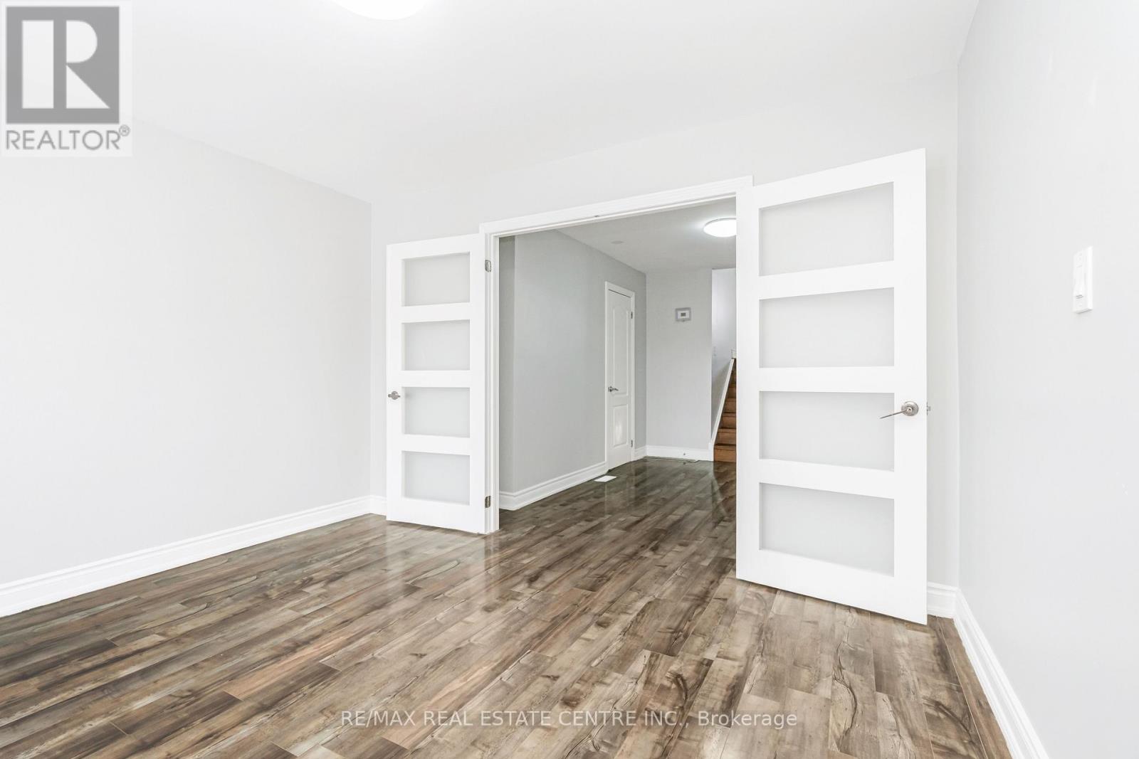 10 Pickard Lane, Brampton, Ontario  L6Y 2M5 - Photo 7 - W12709596