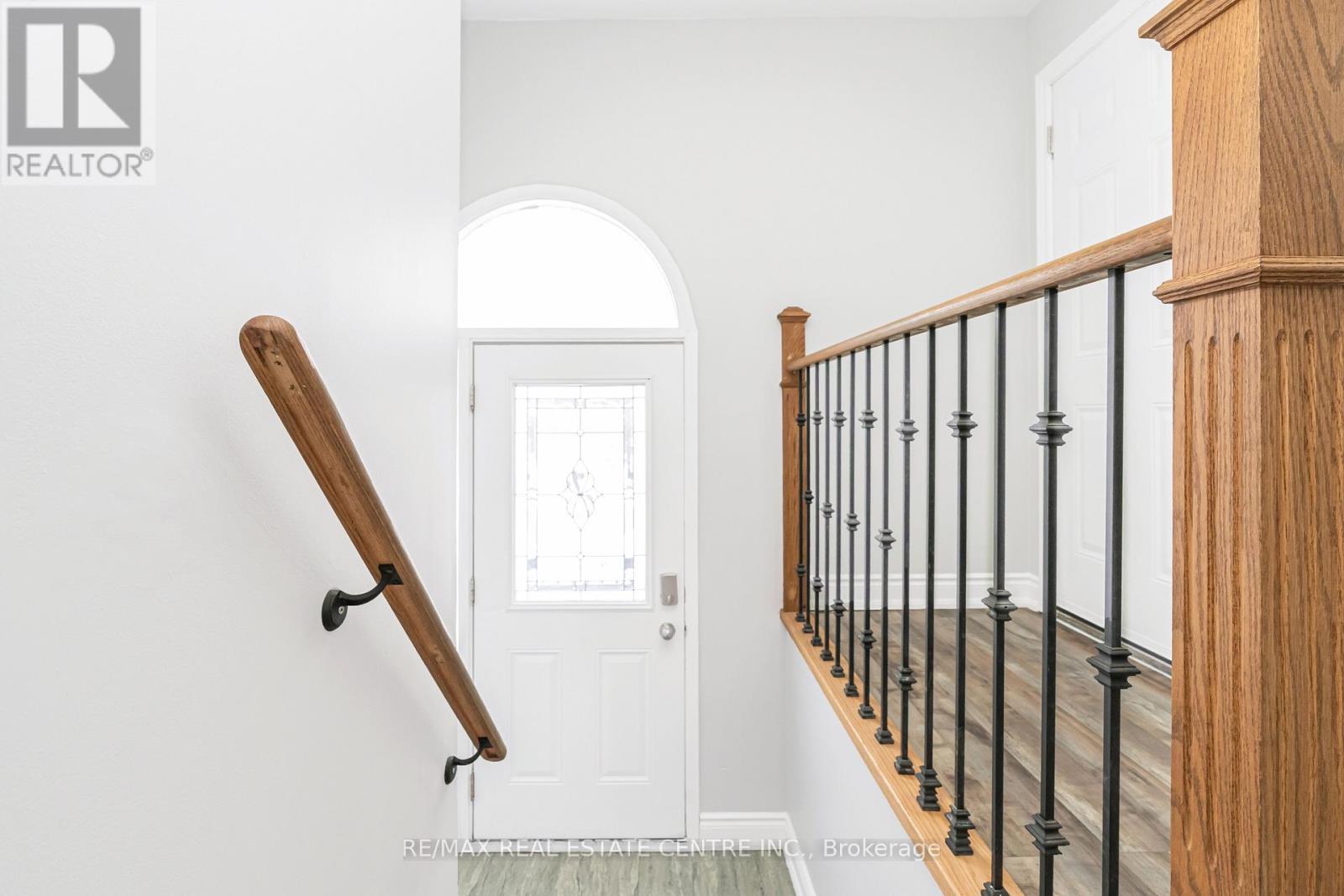 10 Pickard Lane, Brampton, Ontario  L6Y 2M5 - Photo 3 - W12709596