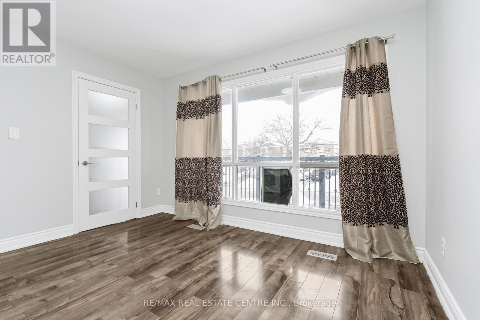 10 Pickard Lane, Brampton, Ontario  L6Y 2M5 - Photo 8 - W12709596