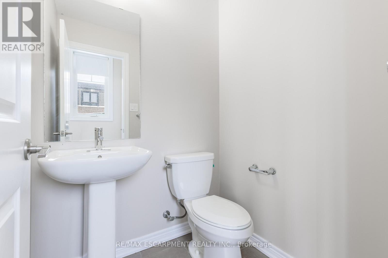 68 Esplanade Lane, Grimsby, Ontario  L3M 0H2 - Photo 17 - X12704206