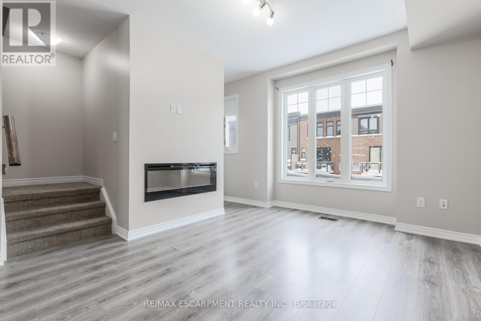 68 Esplanade Lane, Grimsby, Ontario  L3M 0H2 - Photo 15 - X12704206