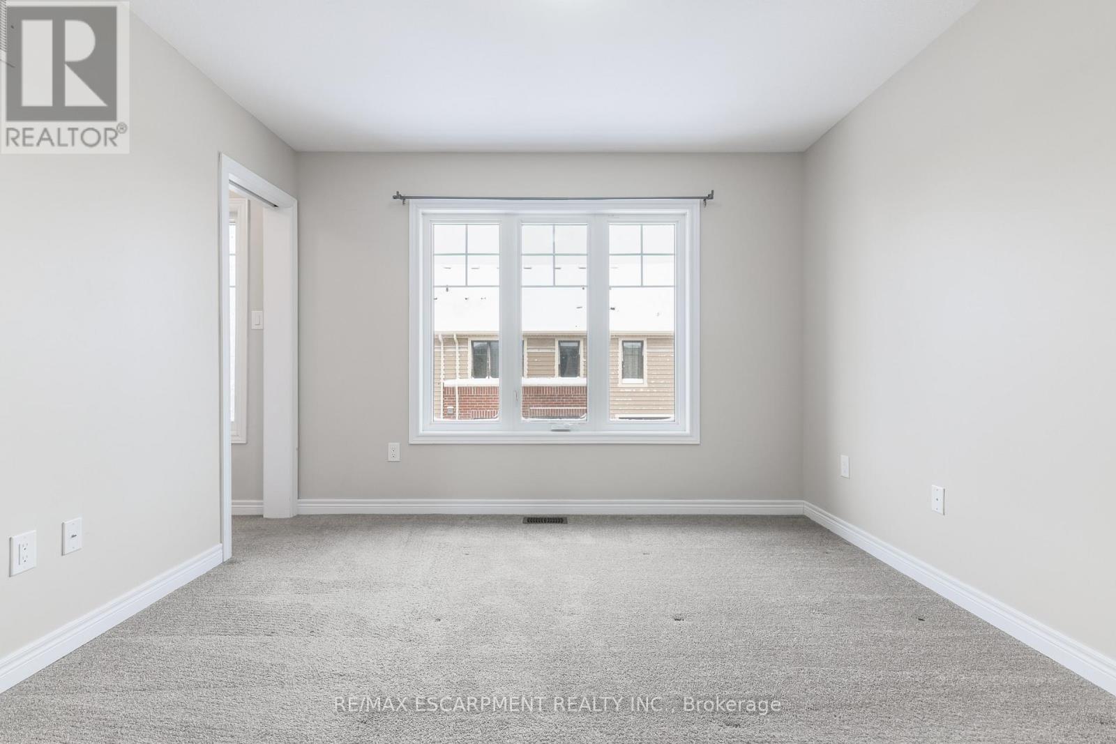 68 Esplanade Lane, Grimsby, Ontario  L3M 0H2 - Photo 19 - X12704206