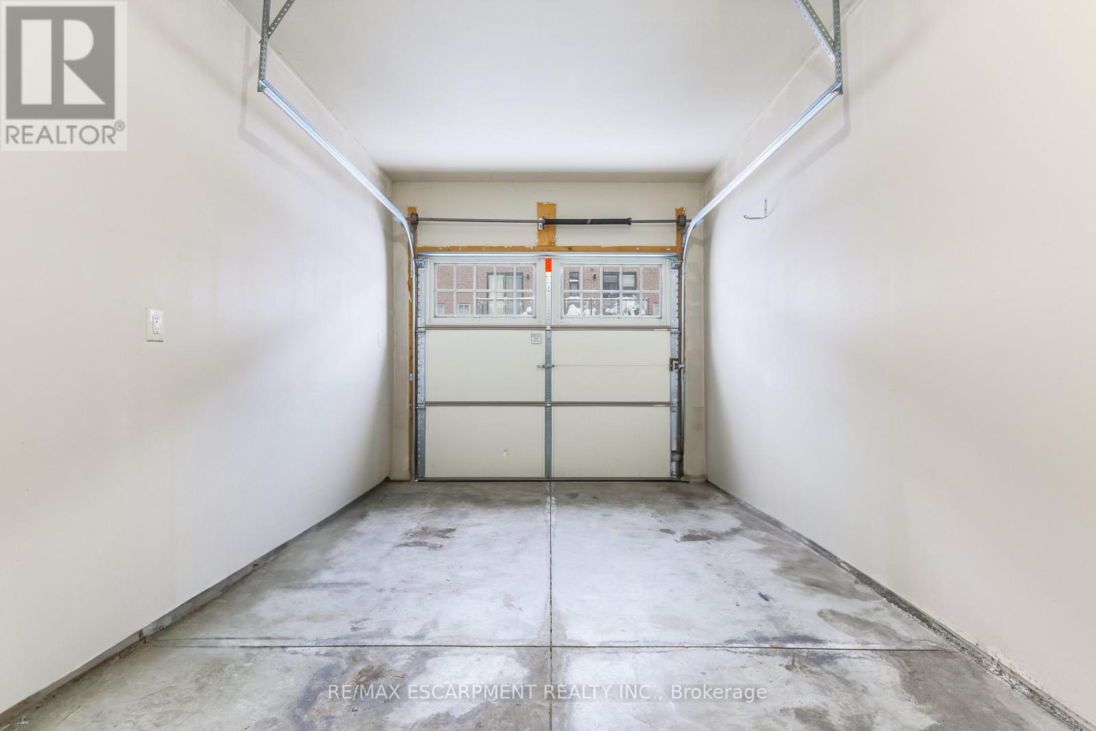 68 Esplanade Lane, Grimsby, Ontario  L3M 0H2 - Photo 32 - X12704206