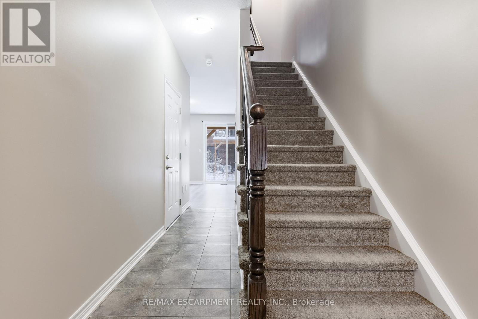 68 Esplanade Lane, Grimsby, Ontario  L3M 0H2 - Photo 7 - X12704206