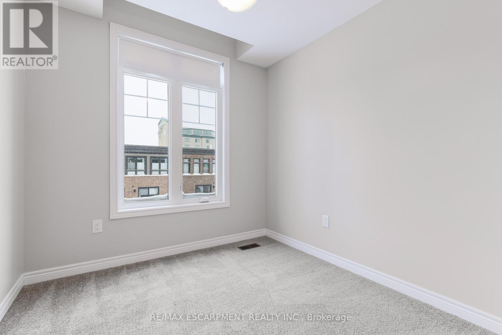 68 Esplanade Lane, Grimsby, Ontario  L3M 0H2 - Photo 25 - X12704206