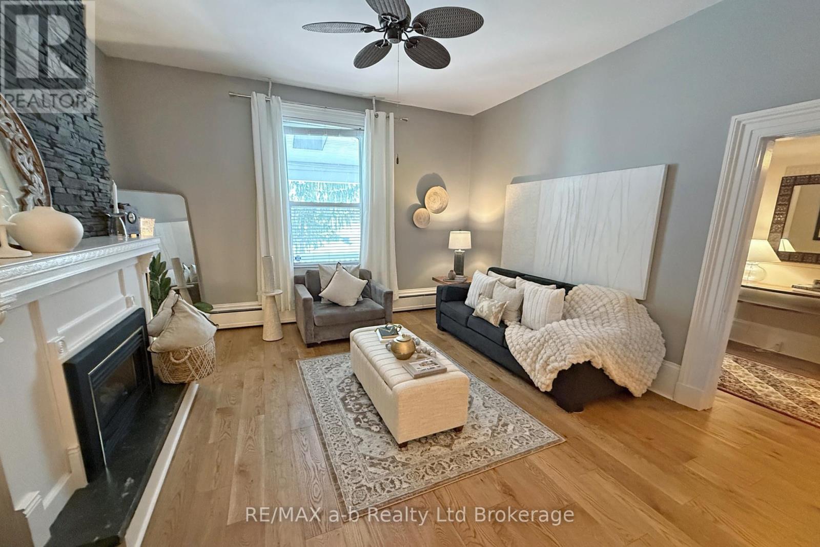 63 Vansittart Avenue, Woodstock, Ontario  N4S 6E3 - Photo 10 - X12705604