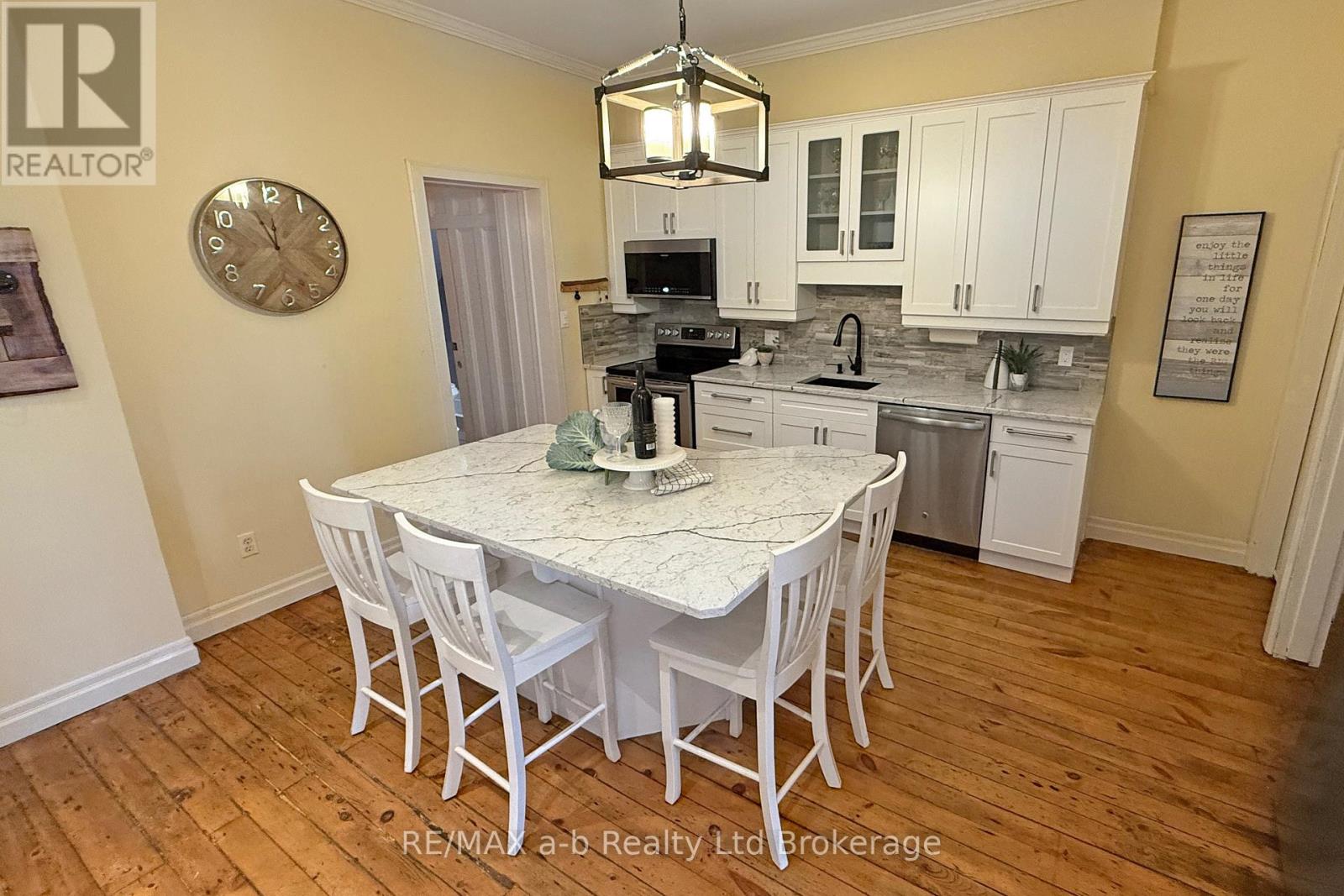 63 Vansittart Avenue, Woodstock, Ontario  N4S 6E3 - Photo 17 - X12705604