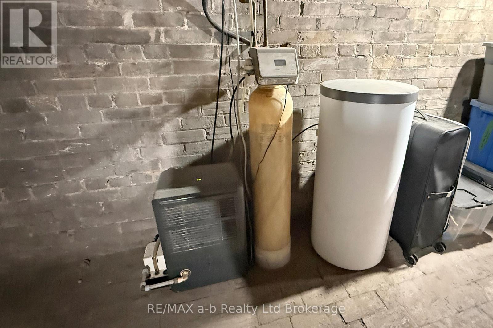 63 Vansittart Avenue, Woodstock, Ontario  N4S 6E3 - Photo 38 - X12705604