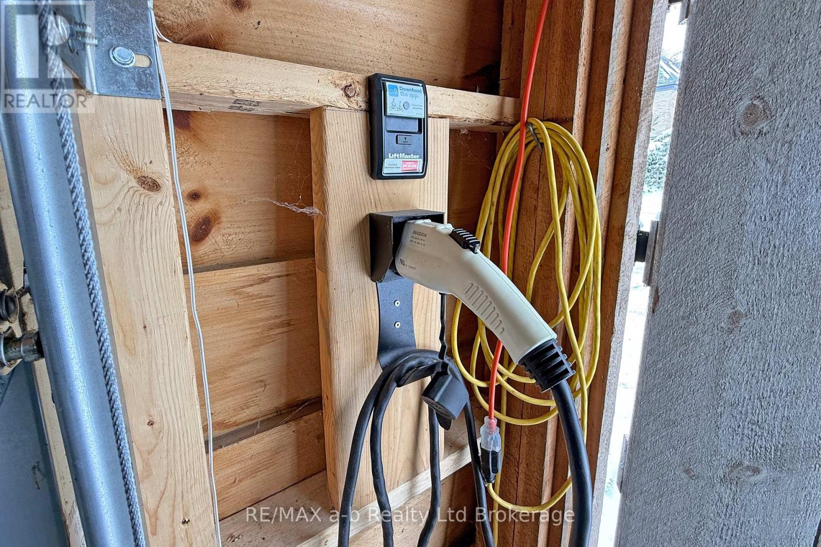 63 Vansittart Avenue, Woodstock, Ontario  N4S 6E3 - Photo 45 - X12705604