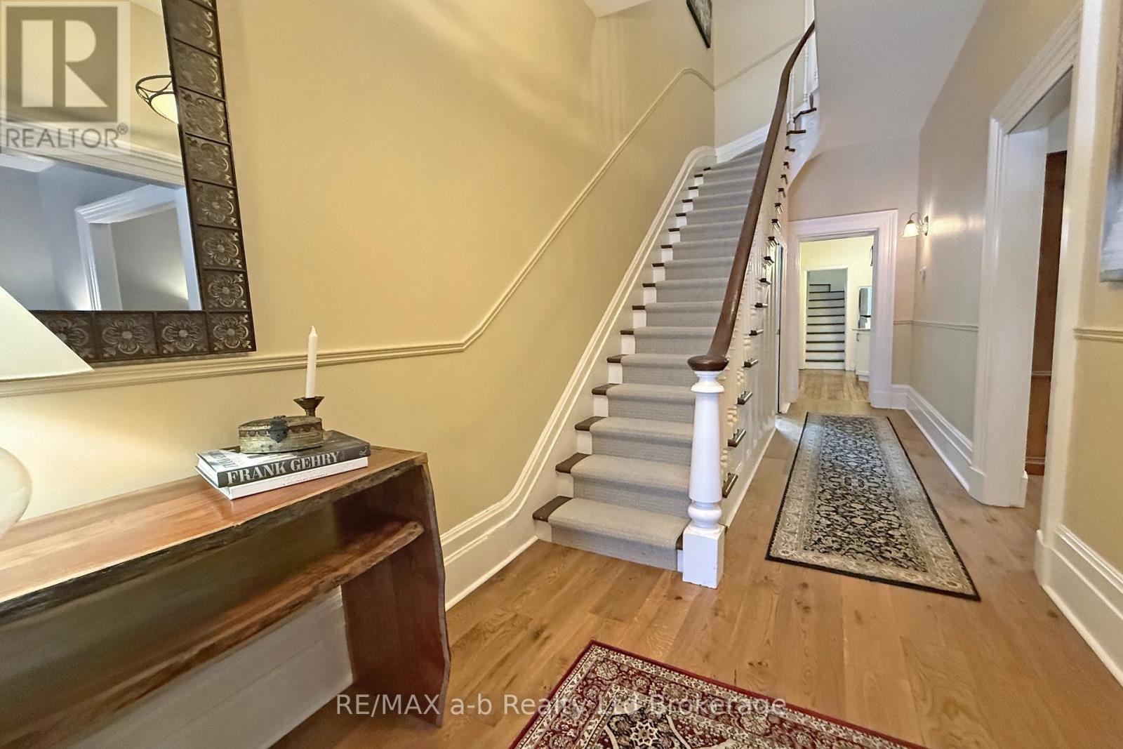 63 Vansittart Avenue, Woodstock, Ontario  N4S 6E3 - Photo 9 - X12705604