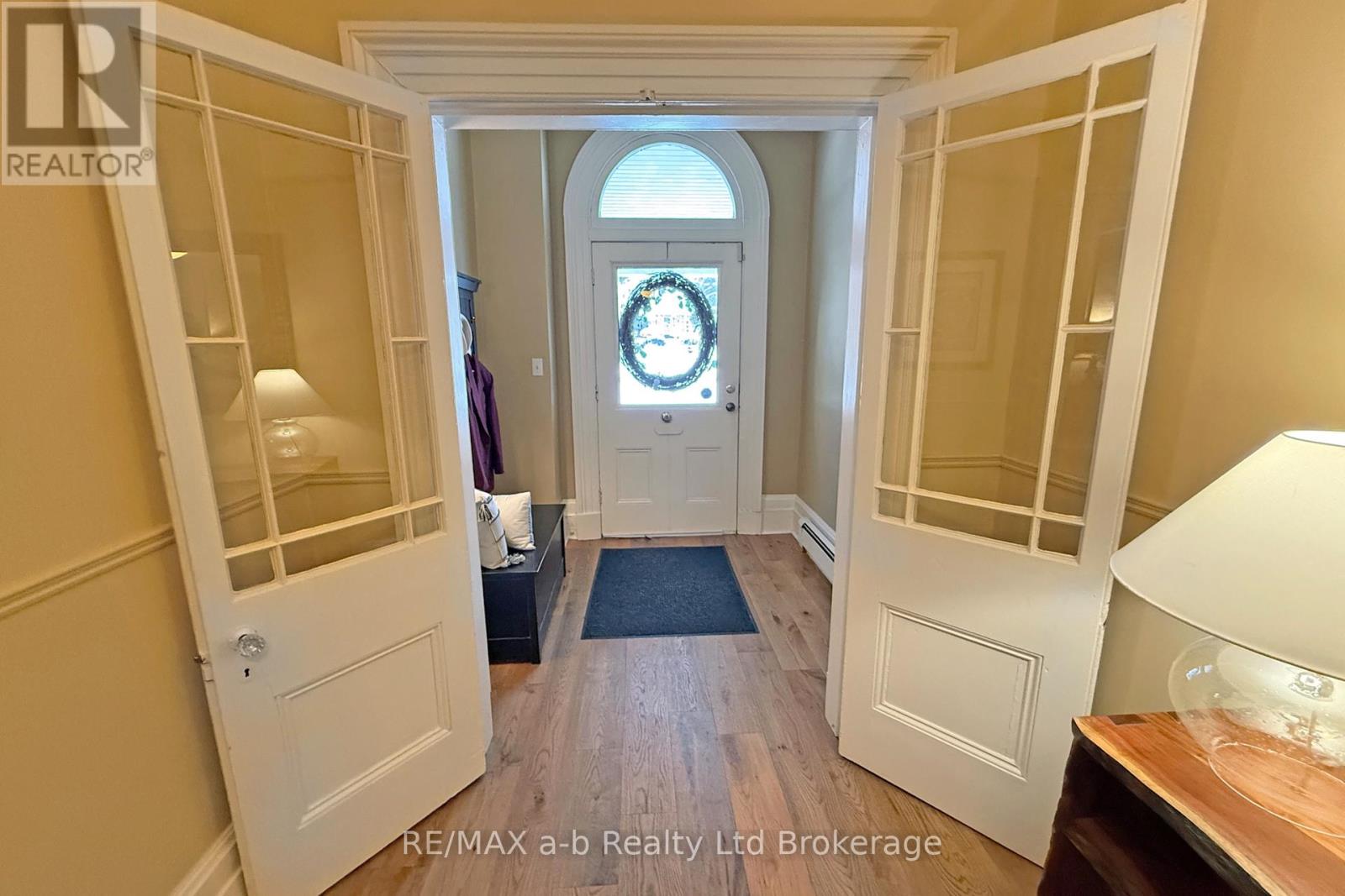 63 Vansittart Avenue, Woodstock, Ontario  N4S 6E3 - Photo 7 - X12705604