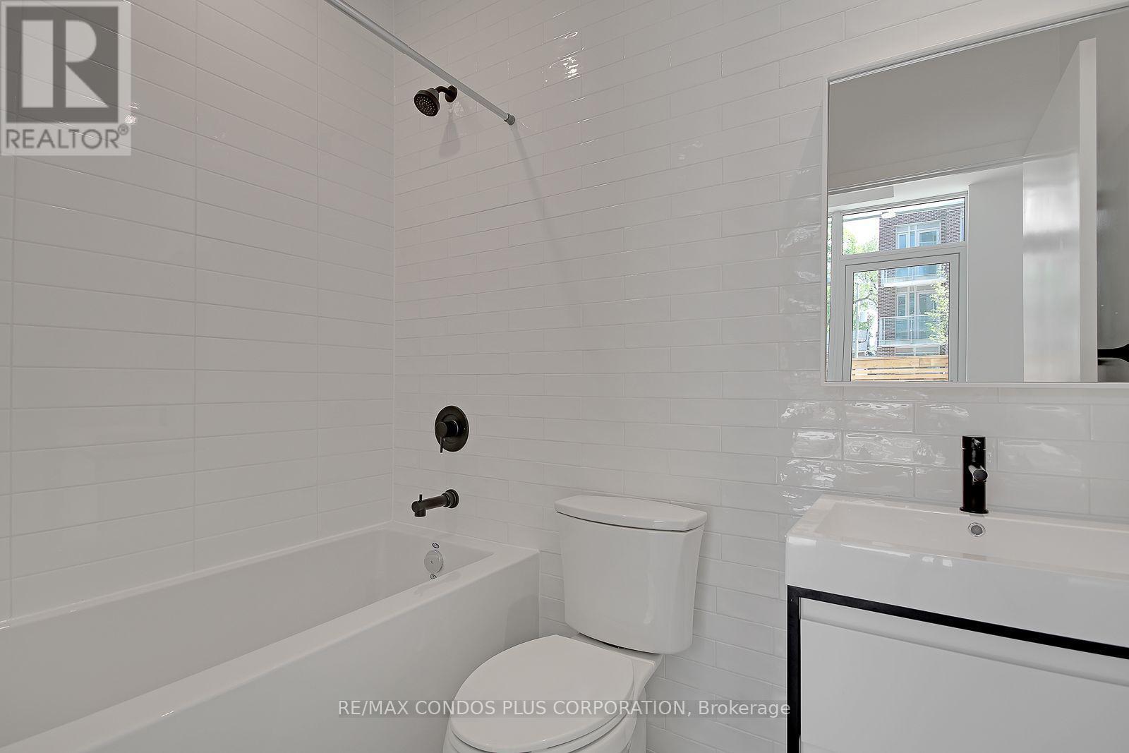 121 - 150 Logan Avenue, Toronto, Ontario  M4M 0E4 - Photo 8 - E12628512