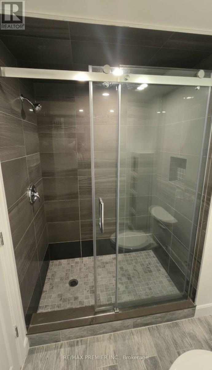 B - 29 Rusholme Road, Toronto, Ontario  M6J 3H3 - Photo 10 - C12710206