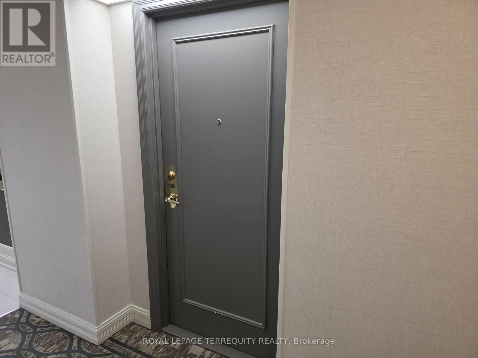 1909 - 35 Kingsbridge Garden Circle, Mississauga, Ontario  L5R 3Z5 - Photo 9 - W12707394