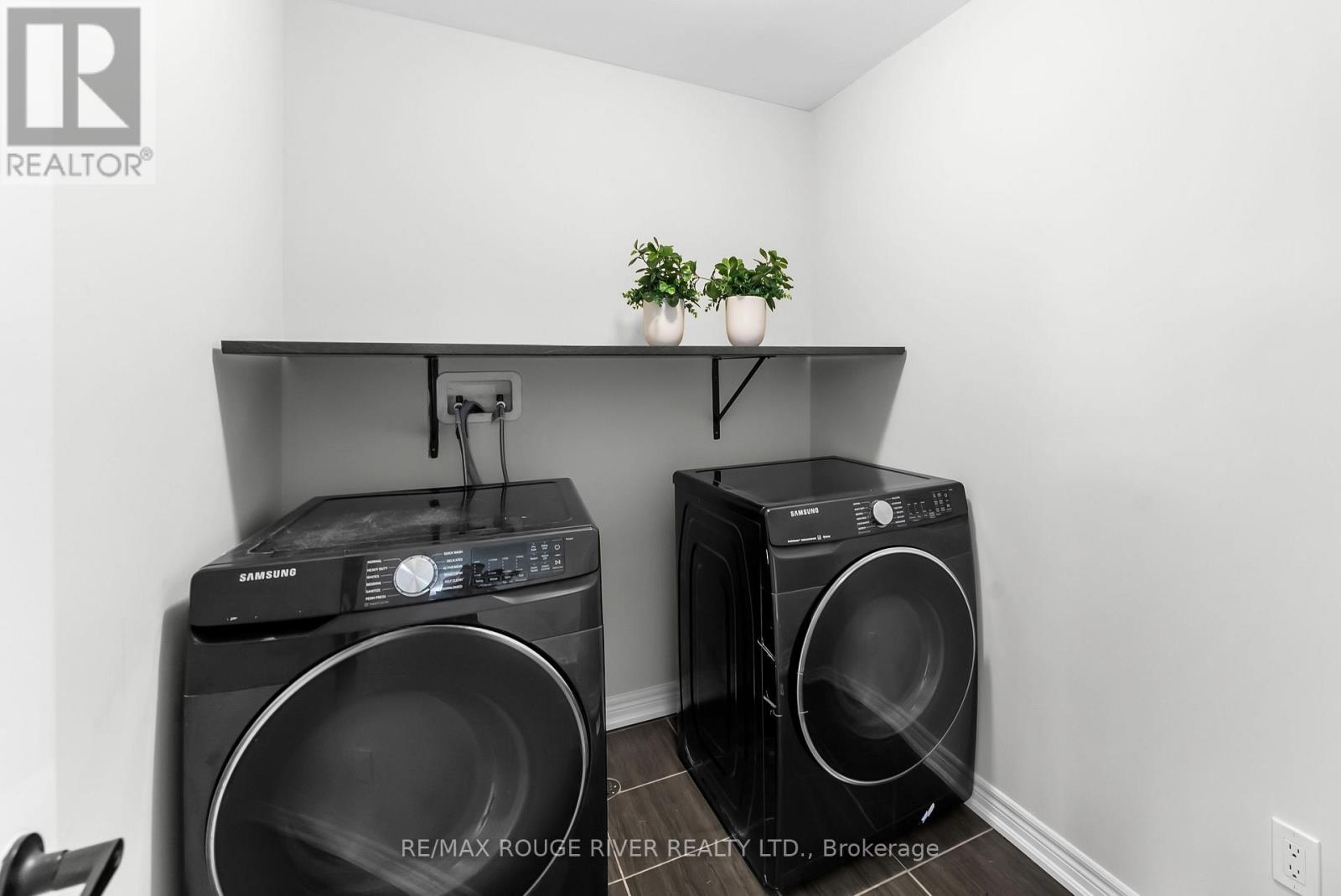 1137 Enchanted Crescent, Pickering, Ontario  L1X 0H1 - Photo 27 - E12710172