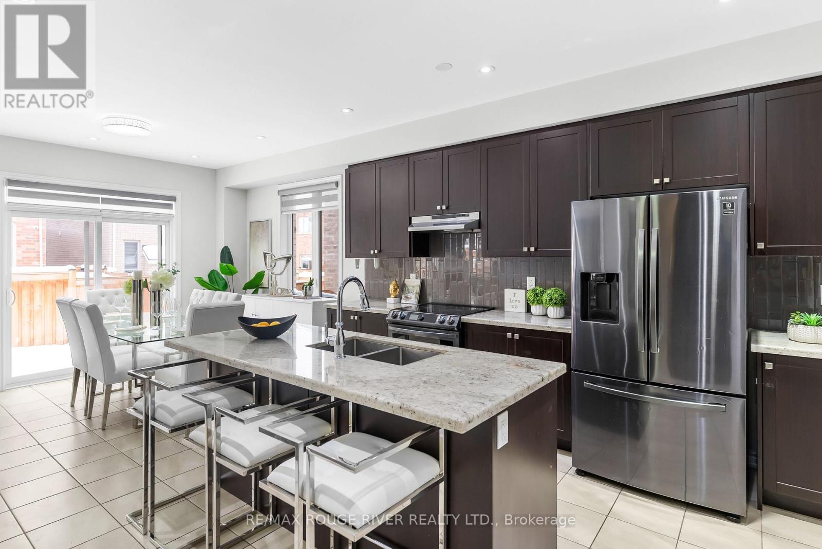 1137 Enchanted Crescent, Pickering, Ontario  L1X 0H1 - Photo 6 - E12710172