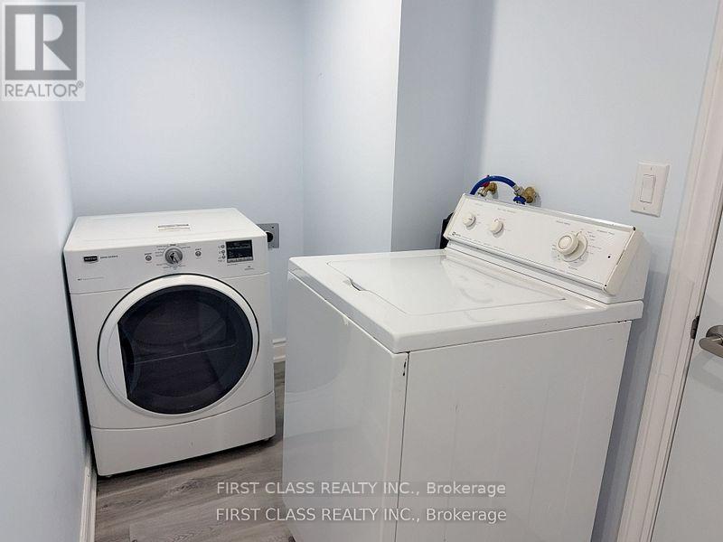 44 Whippletree Drive, East Gwillimbury, Ontario  L9N 0X1 - Photo 6 - N12710230