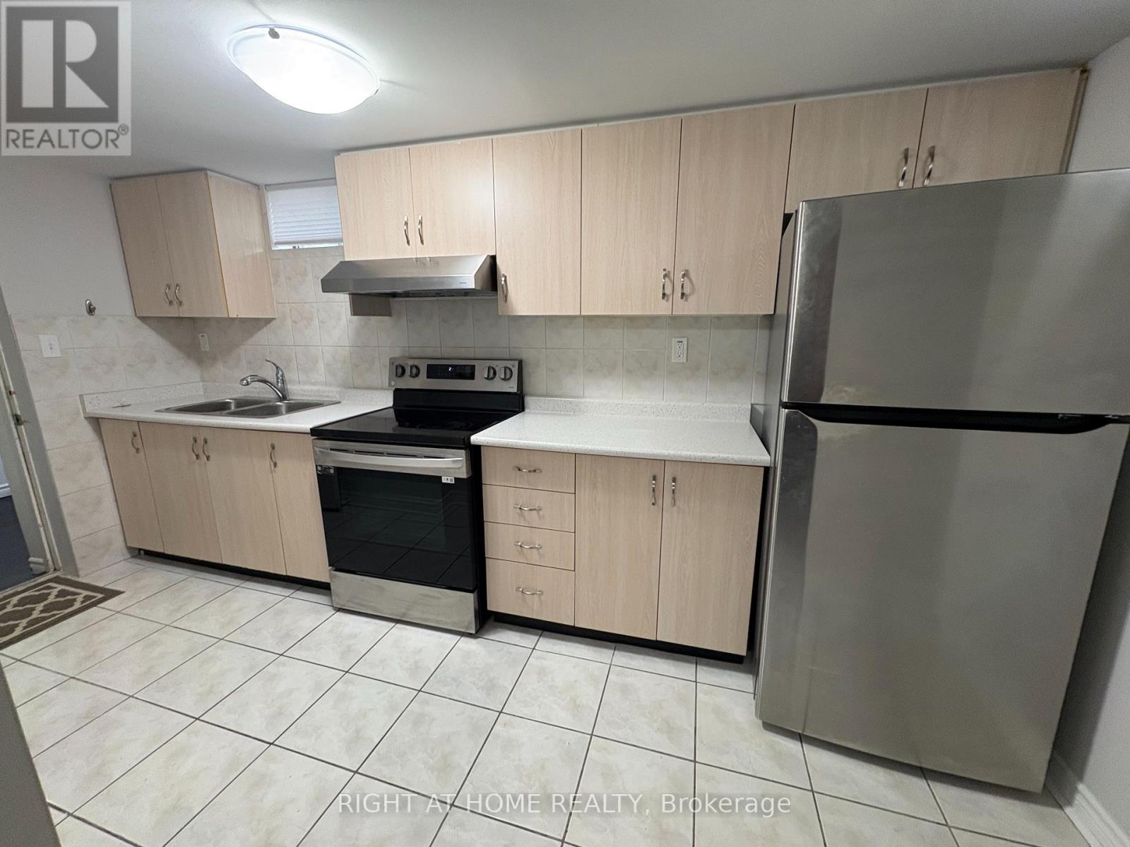 65 ANDREW PARK, Vaughan, Ontario