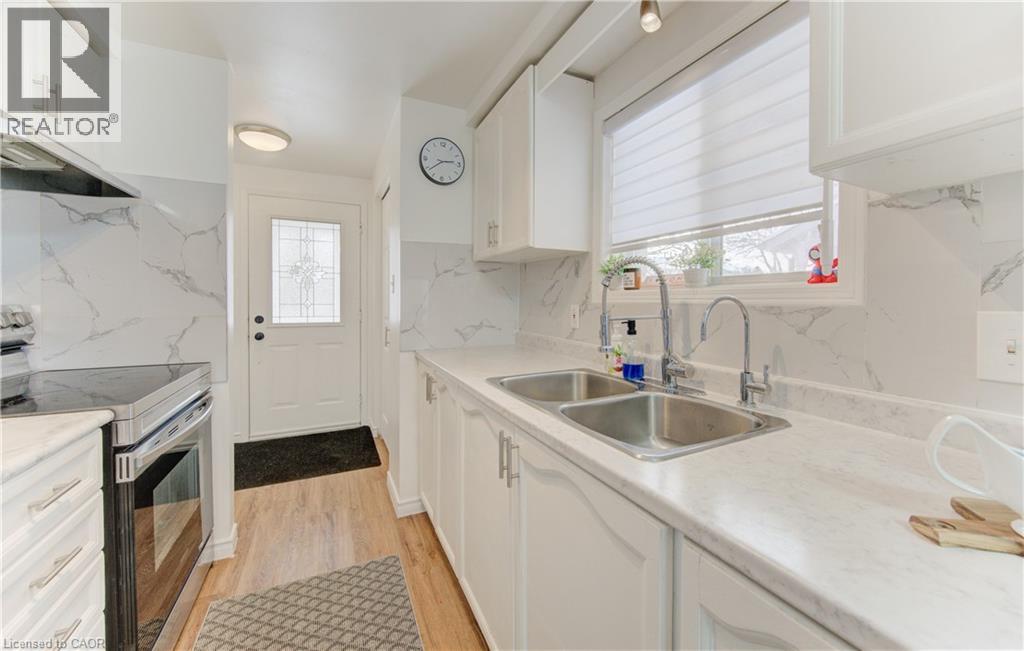 430 Bankside Crescent, Kitchener, Ontario  N2N 3E5 - Photo 11 - 40799380