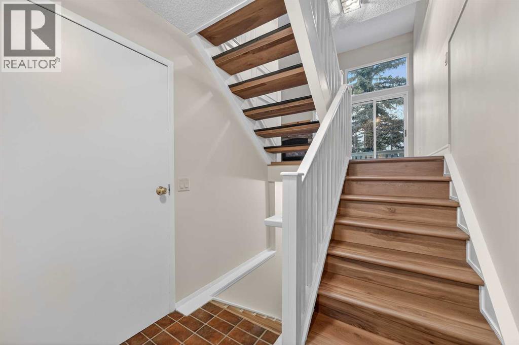 2, 185 Woodridge Drive Sw, Calgary, Alberta  T2W 3X7 - Photo 5 - A2278307