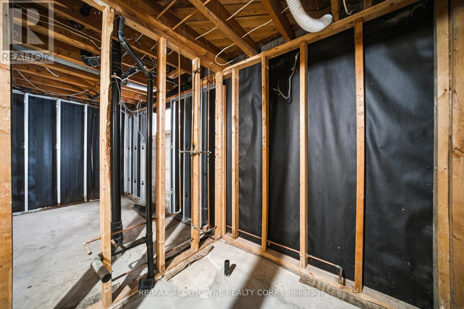 276 Lakeshore Road W, Oakville, Ontario  L6K 1E8 - Photo 21 - W12710110