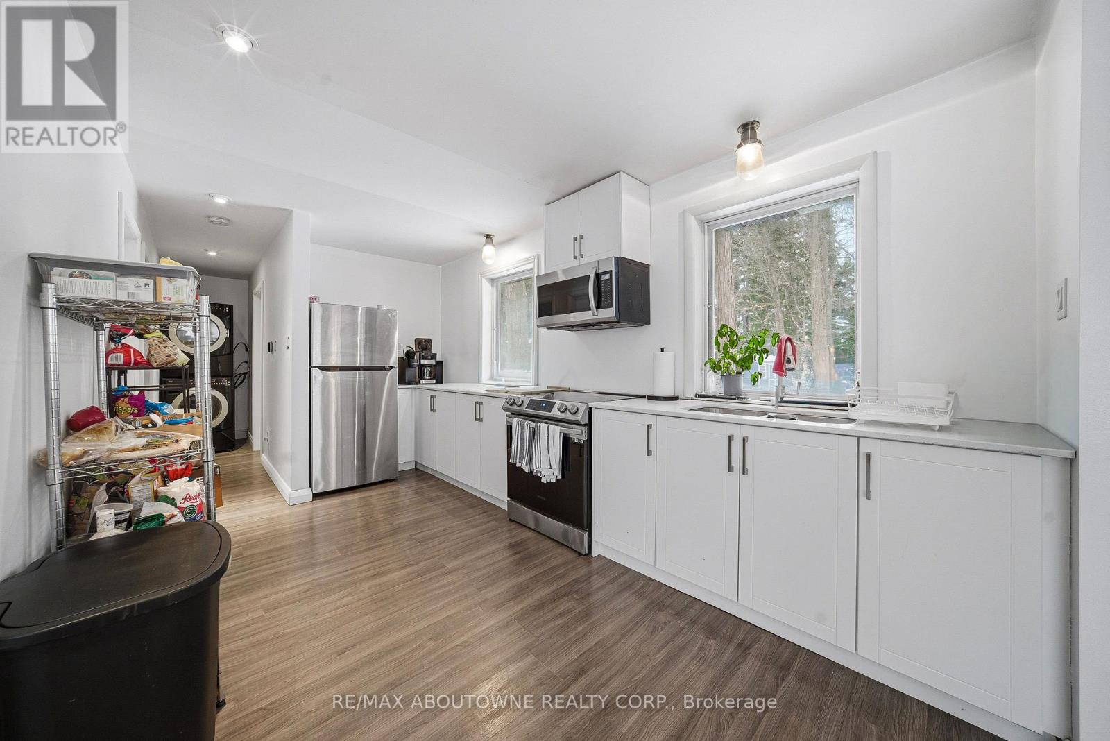 276 Lakeshore Road W, Oakville, Ontario  L6K 1E8 - Photo 8 - W12710110