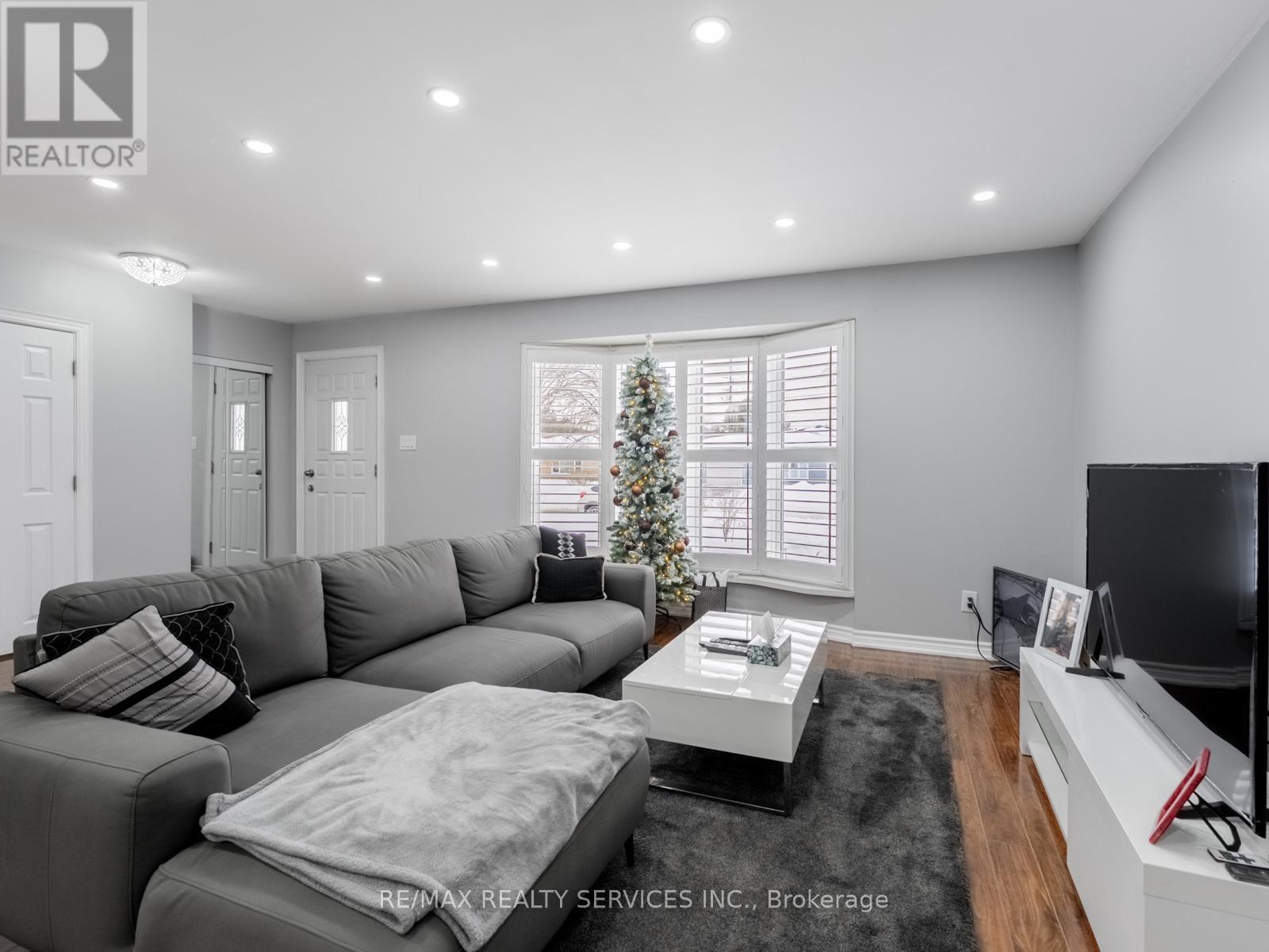 14 Belmont Drive, Brampton, Ontario  L6T 2K3 - Photo 8 - W12710160