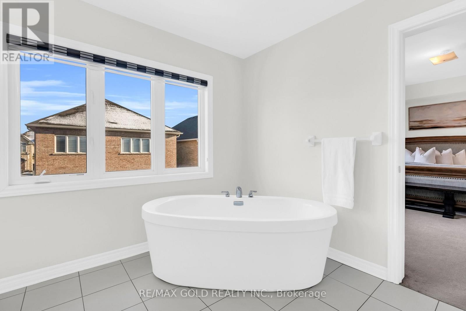 25 Newhouse Boulevard, Caledon, Ontario  L7C 4A2 - Photo 20 - W12710170