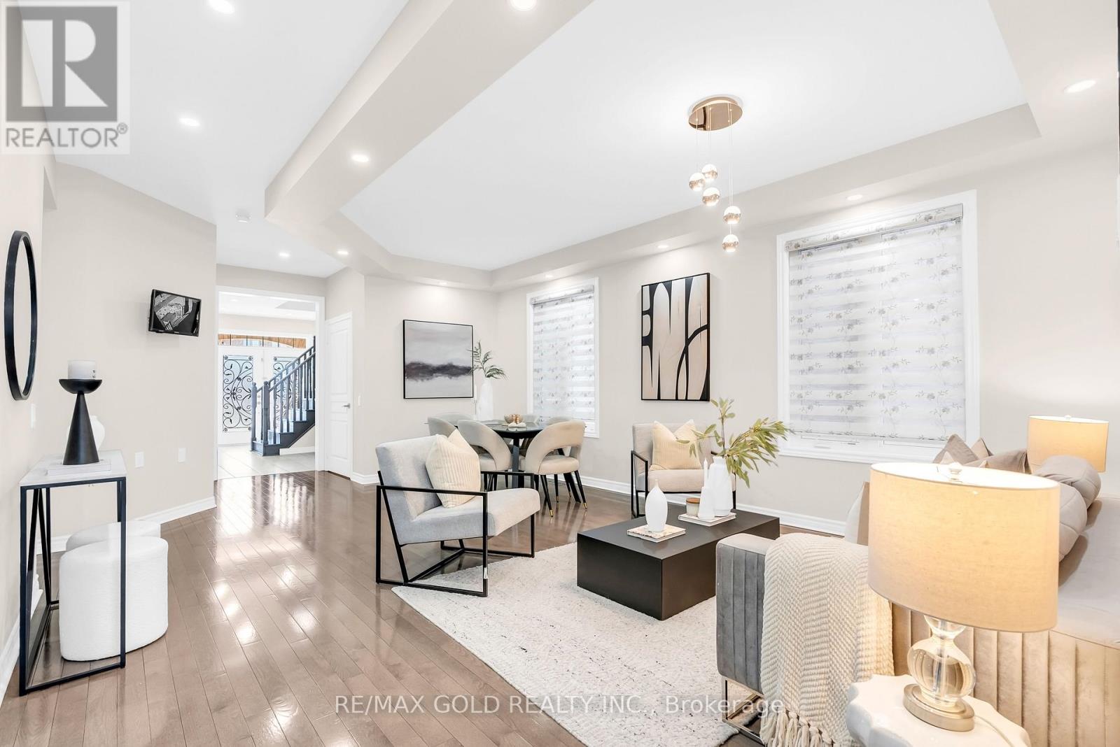 25 Newhouse Boulevard, Caledon, Ontario  L7C 4A2 - Photo 3 - W12710170