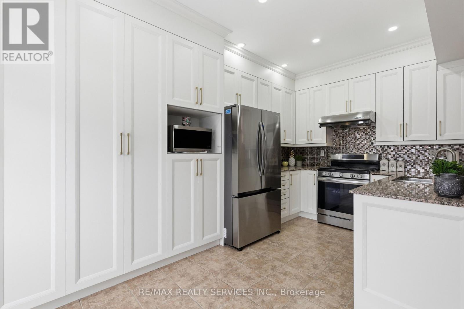 108 Amaranth Crescent, Brampton, Ontario  L7A 0L5 - Photo 17 - W12710178