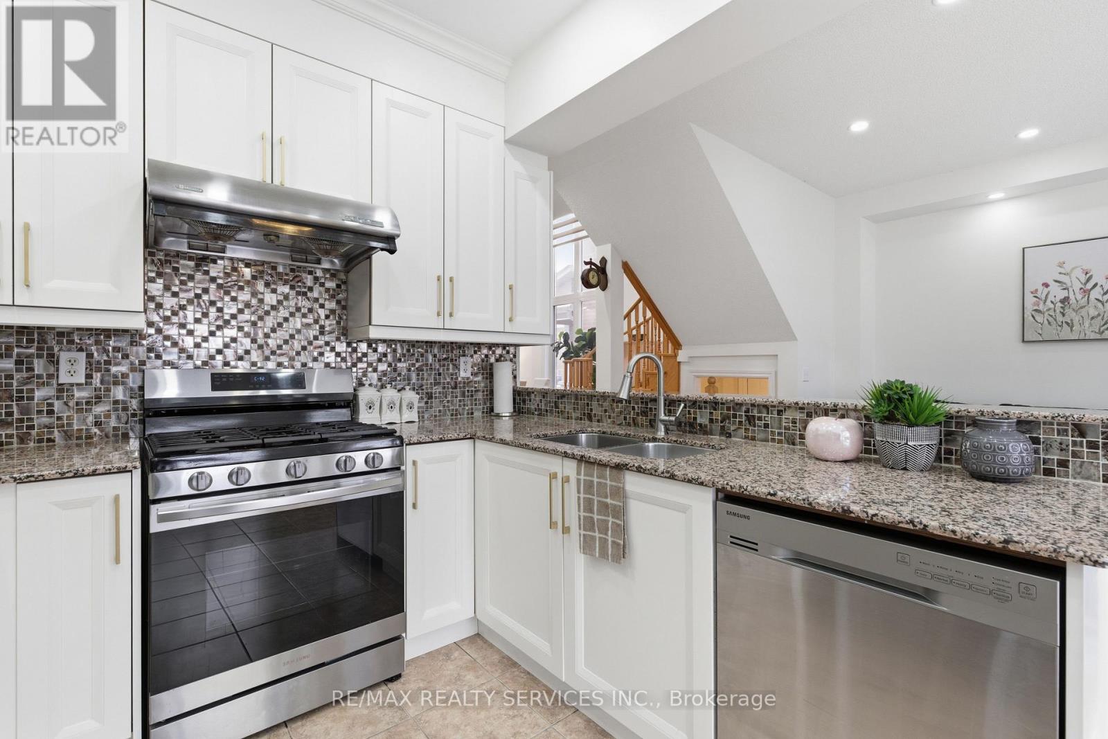 108 Amaranth Crescent, Brampton, Ontario  L7A 0L5 - Photo 18 - W12710178