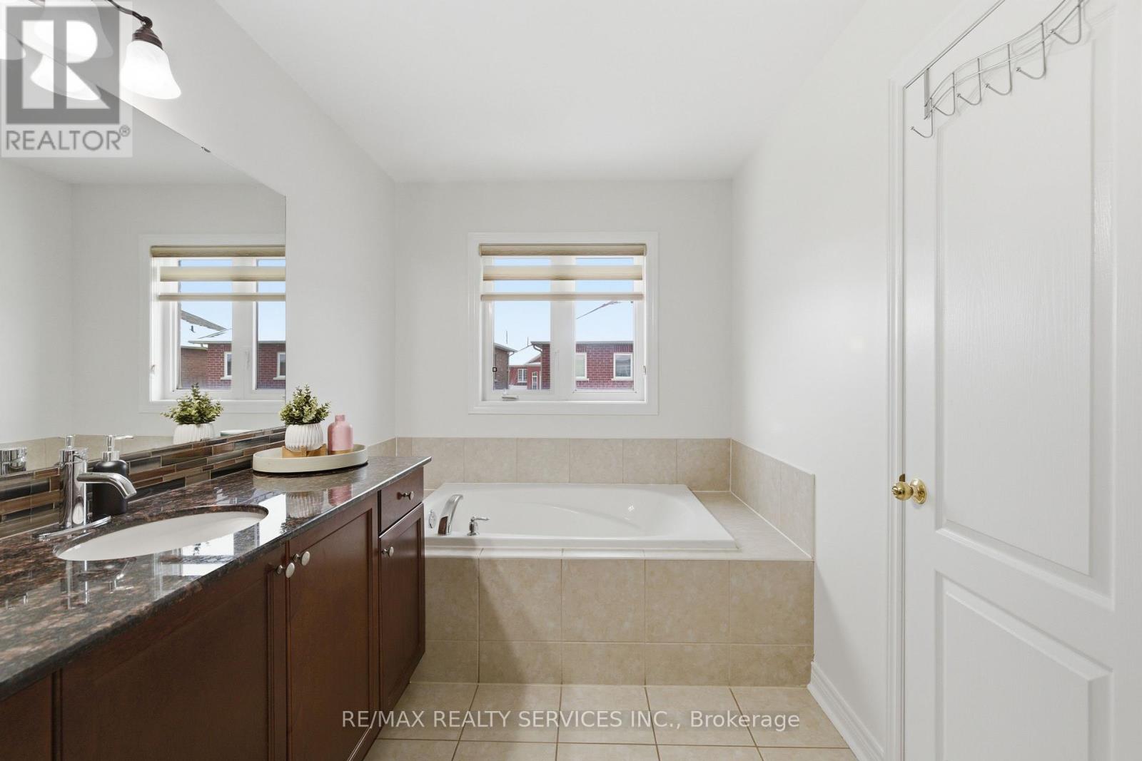 108 Amaranth Crescent, Brampton, Ontario  L7A 0L5 - Photo 26 - W12710178