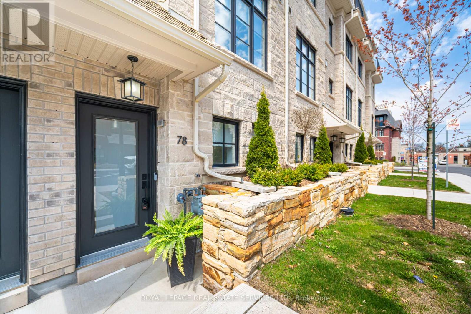 78 - 15 Lunar Crescent, Mississauga, Ontario  L5M 2R6 - Photo 2 - W12710244