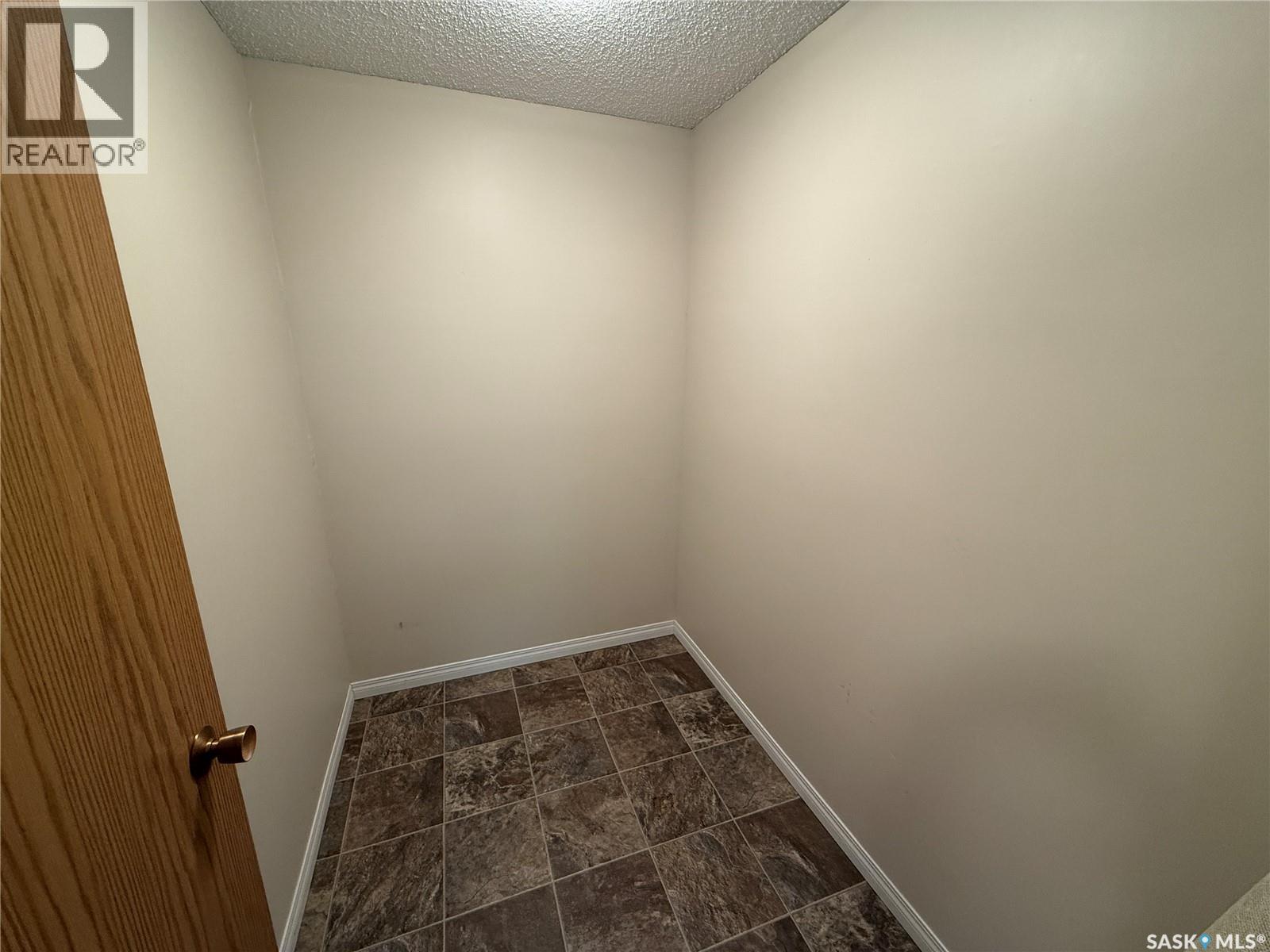 207 1832 Eaglesham Avenue, Weyburn, Saskatchewan S4H 3A8 - Photo 11 - SK027067