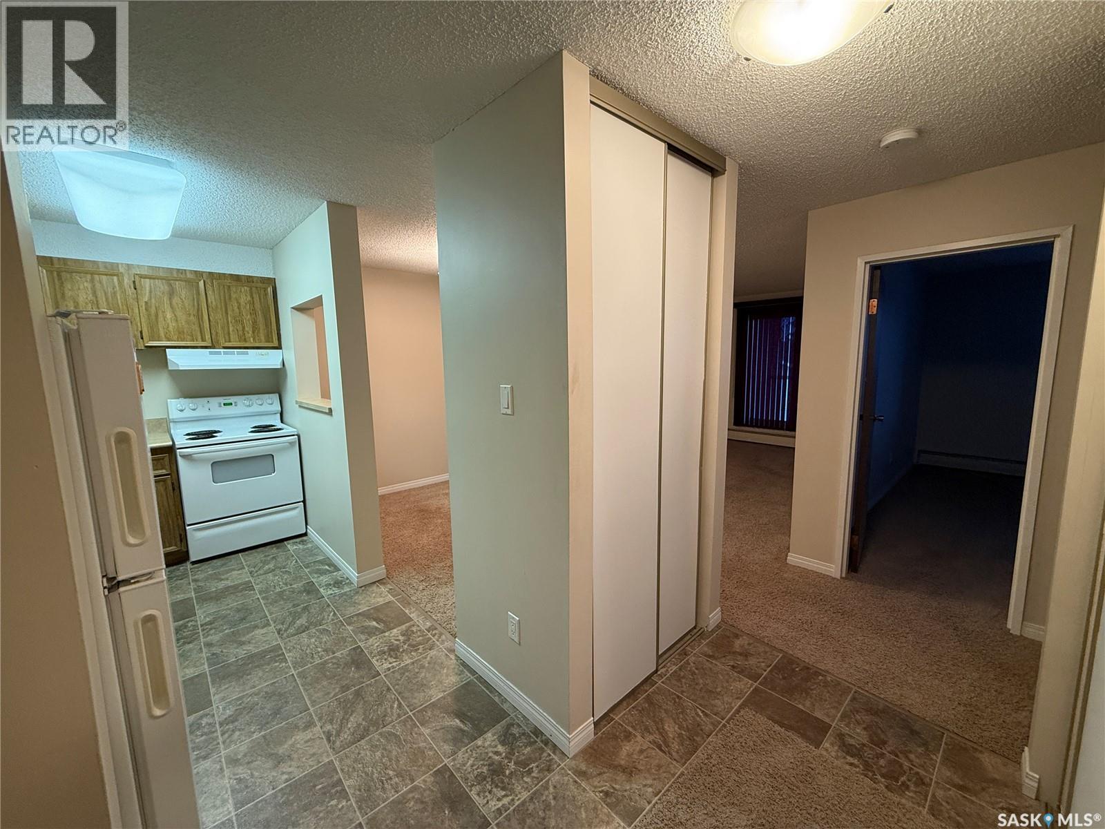 207 1832 Eaglesham Avenue, Weyburn, Saskatchewan S4H 3A8 - Photo 2 - SK027067