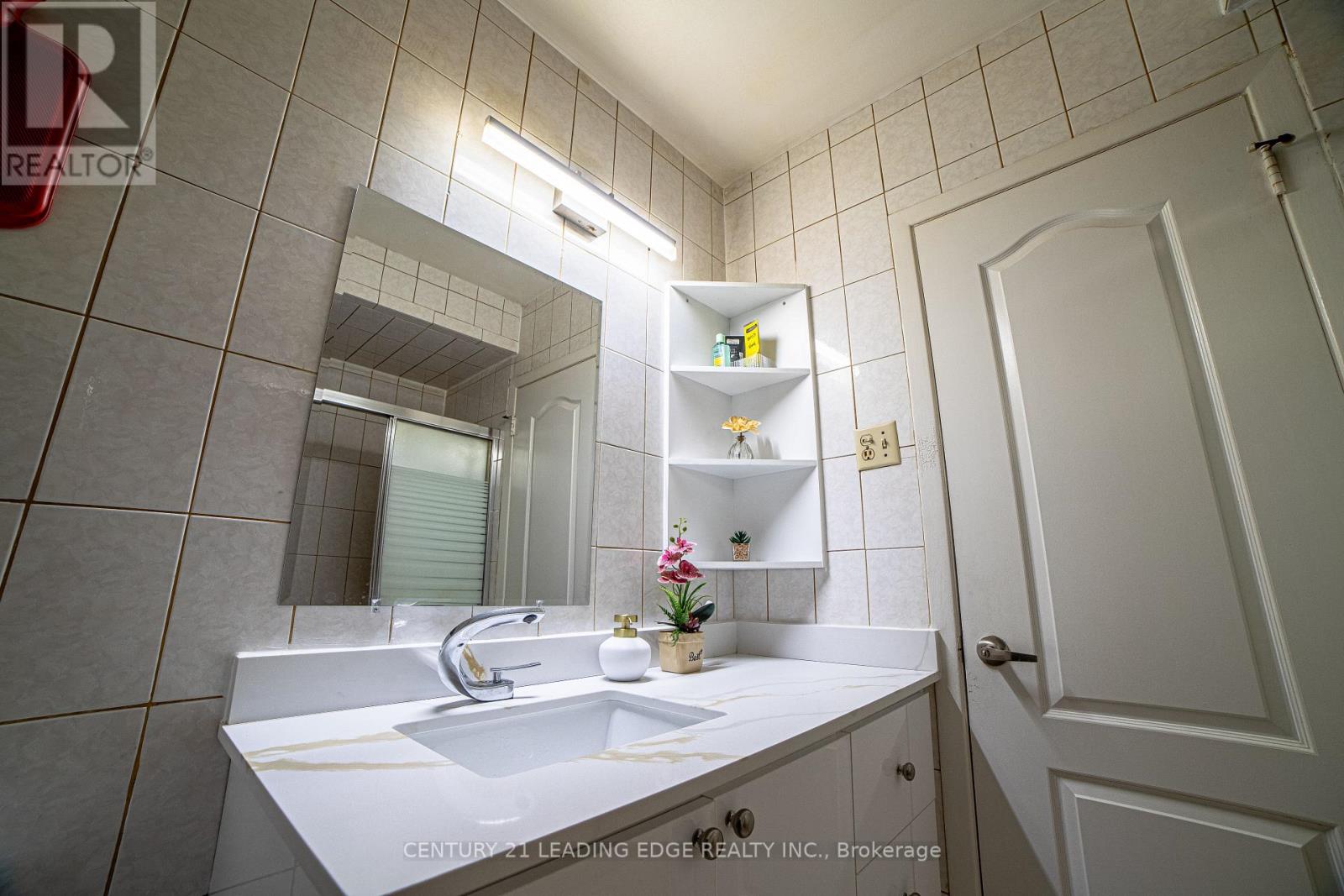 34 Ikley Road, Toronto, Ontario  M3J 1C6 - Photo 14 - W12708960