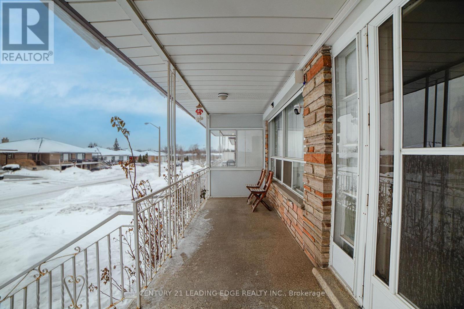 34 Ikley Road, Toronto, Ontario  M3J 1C6 - Photo 5 - W12708960