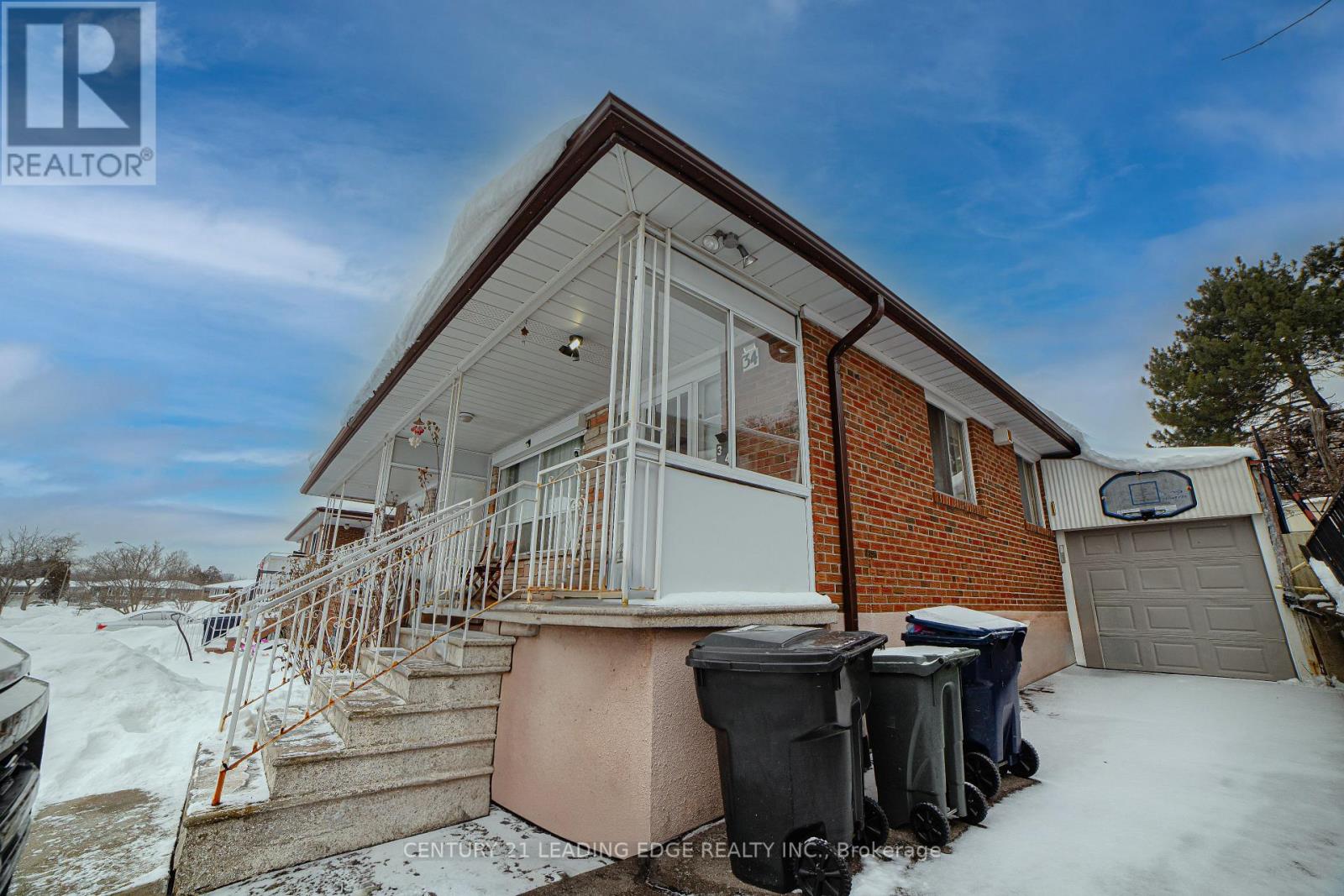 34 Ikley Road, Toronto, Ontario  M3J 1C6 - Photo 4 - W12708960