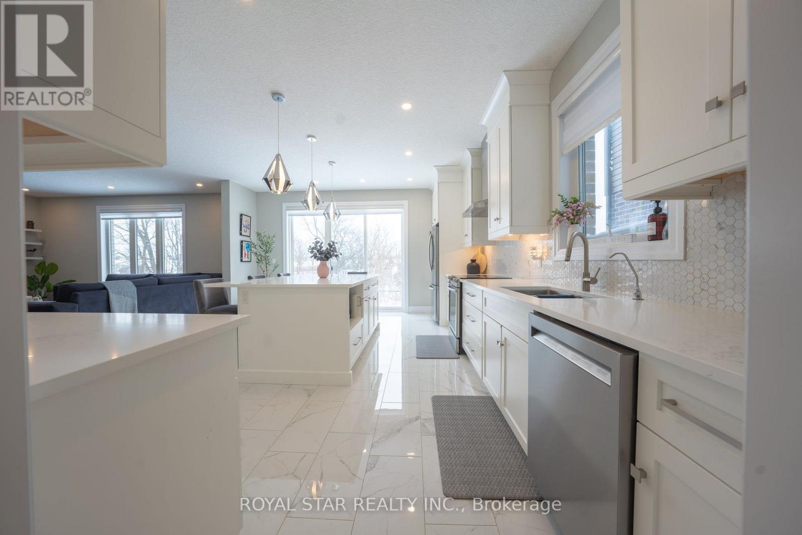 325 Masters Drive, Woodstock, Ontario  N4T 0L2 - Photo 11 - X12710156