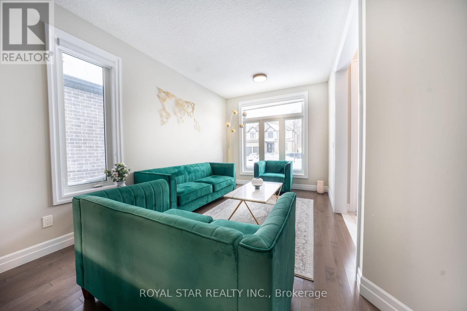 325 Masters Drive, Woodstock, Ontario  N4T 0L2 - Photo 7 - X12710156