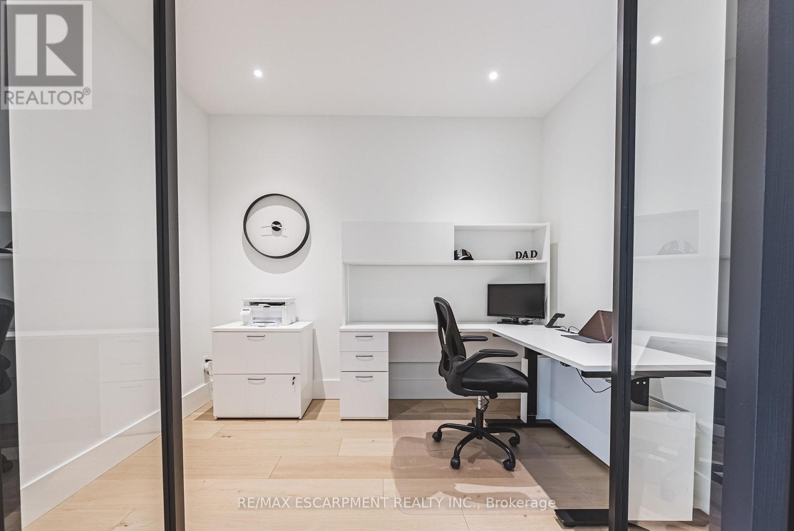 135 Eleanor Avenue, Hamilton, Ontario  L8W 1C7 - Photo 11 - X12710186