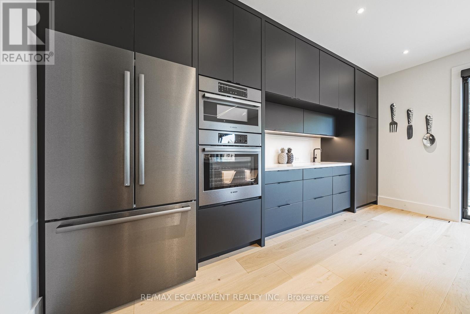 135 Eleanor Avenue, Hamilton, Ontario  L8W 1C7 - Photo 16 - X12710186