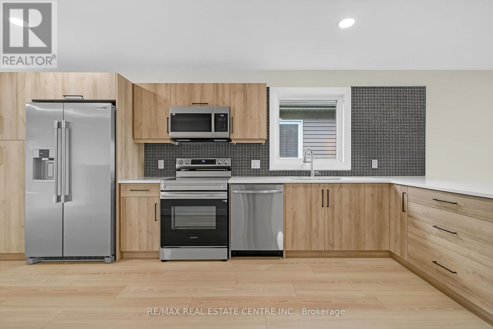 93 Moonstone Crescent, Chatham-Kent, Ontario  N7M 0S2 - Photo 11 - X12710240