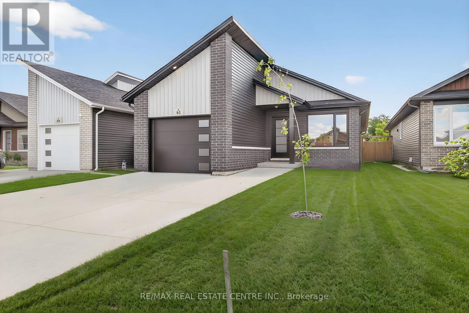 93 Moonstone Crescent, Chatham-Kent, Ontario  N7M 0S2 - Photo 2 - X12710240