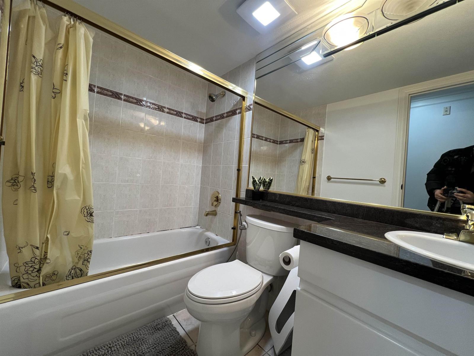 303 8115 121a Street, Surrey, British Columbia  V3W 1J2 - Photo 11 - R3078014