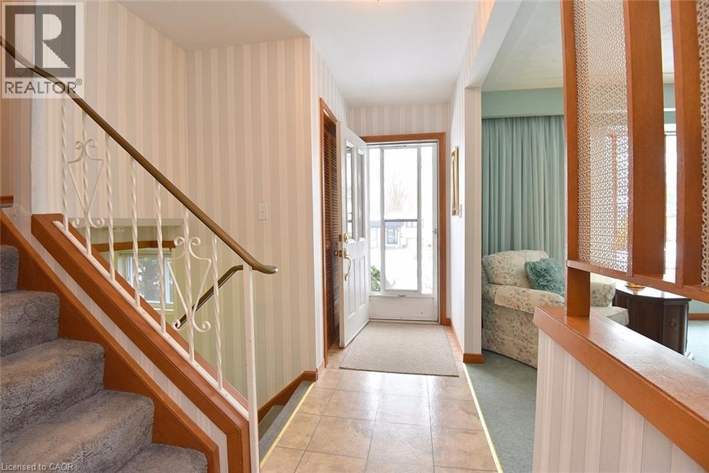 23 Lynndale Drive, Dundas, Ontario  L9H 3L4 - Photo 5 - 40793967