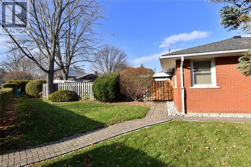 23 Lynndale Drive, Dundas, Ontario  L9H 3L4 - Photo 29 - 40793967