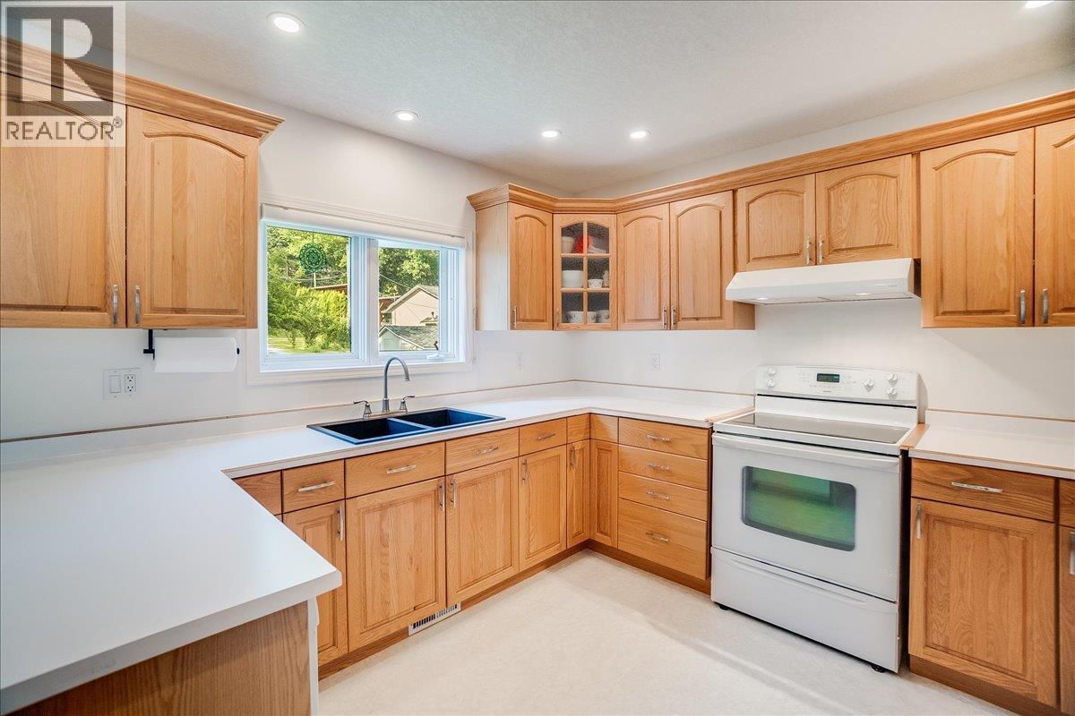 7620 3a Highway, Balfour, British Columbia  V0G 1C0 - Photo 8 - 10371520